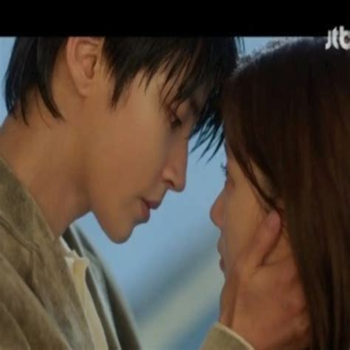 Hwang In-yeop's Electrifying Kisses: A Cinematic Masterpiece