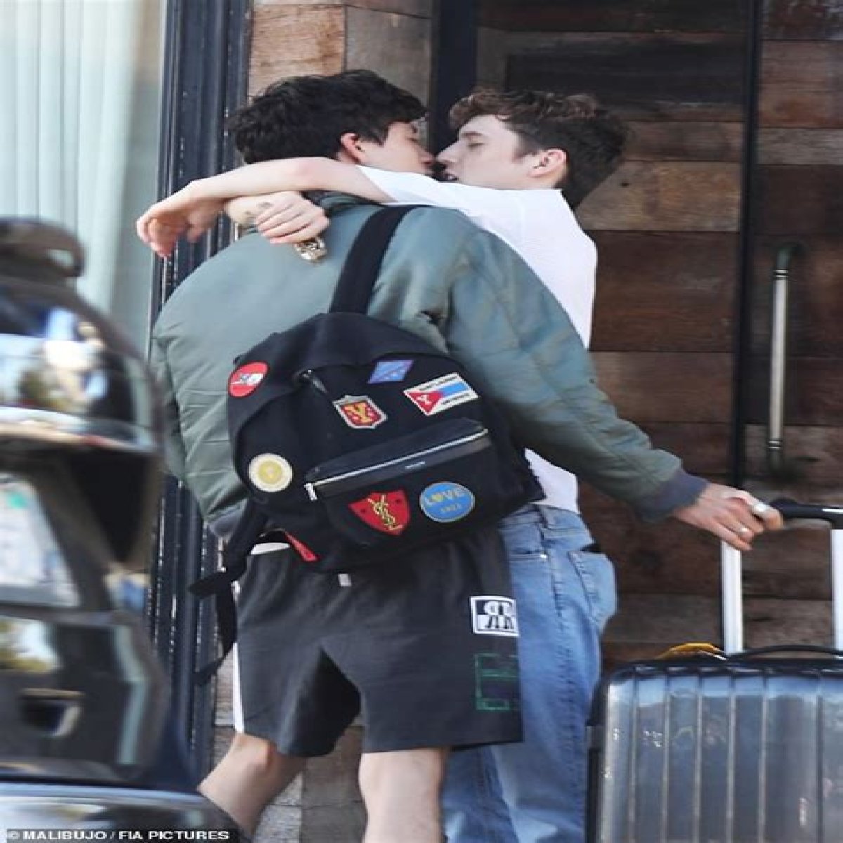 Jacob Bixenman and Troye Sivan is happily in relationship with each other! Click to view their most adorable moments!