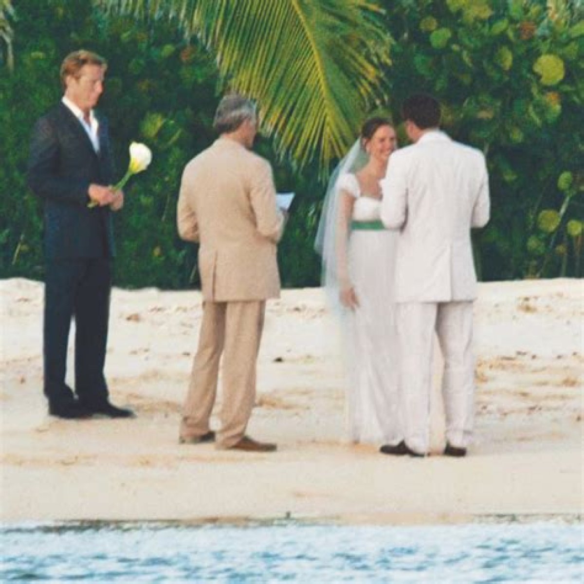 Unforgettable Moments: Ben Affleck And Jennifer Garner Wedding Pictures